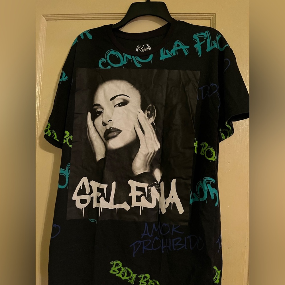 Selena Bidi Bidi Bom Bom Como La Flor Graphic shirt medium